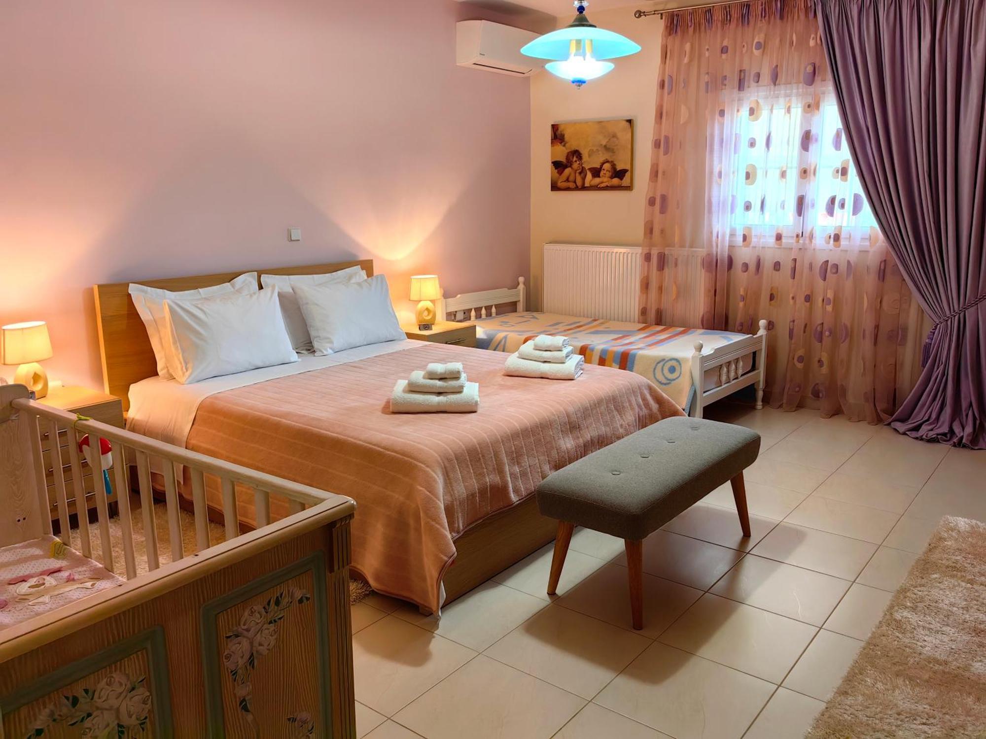 Eleni'S Holiday Home Каламата Экстерьер фото