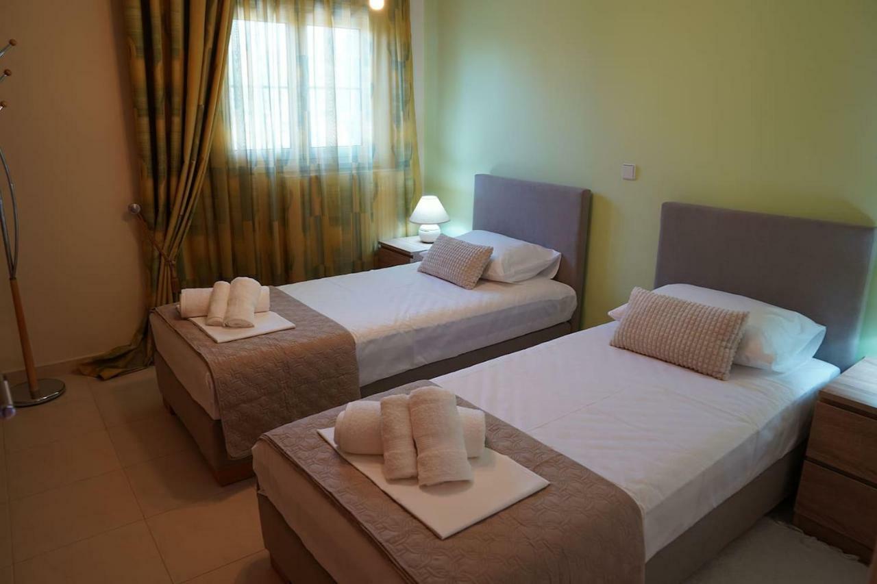 Eleni'S Holiday Home Каламата Экстерьер фото